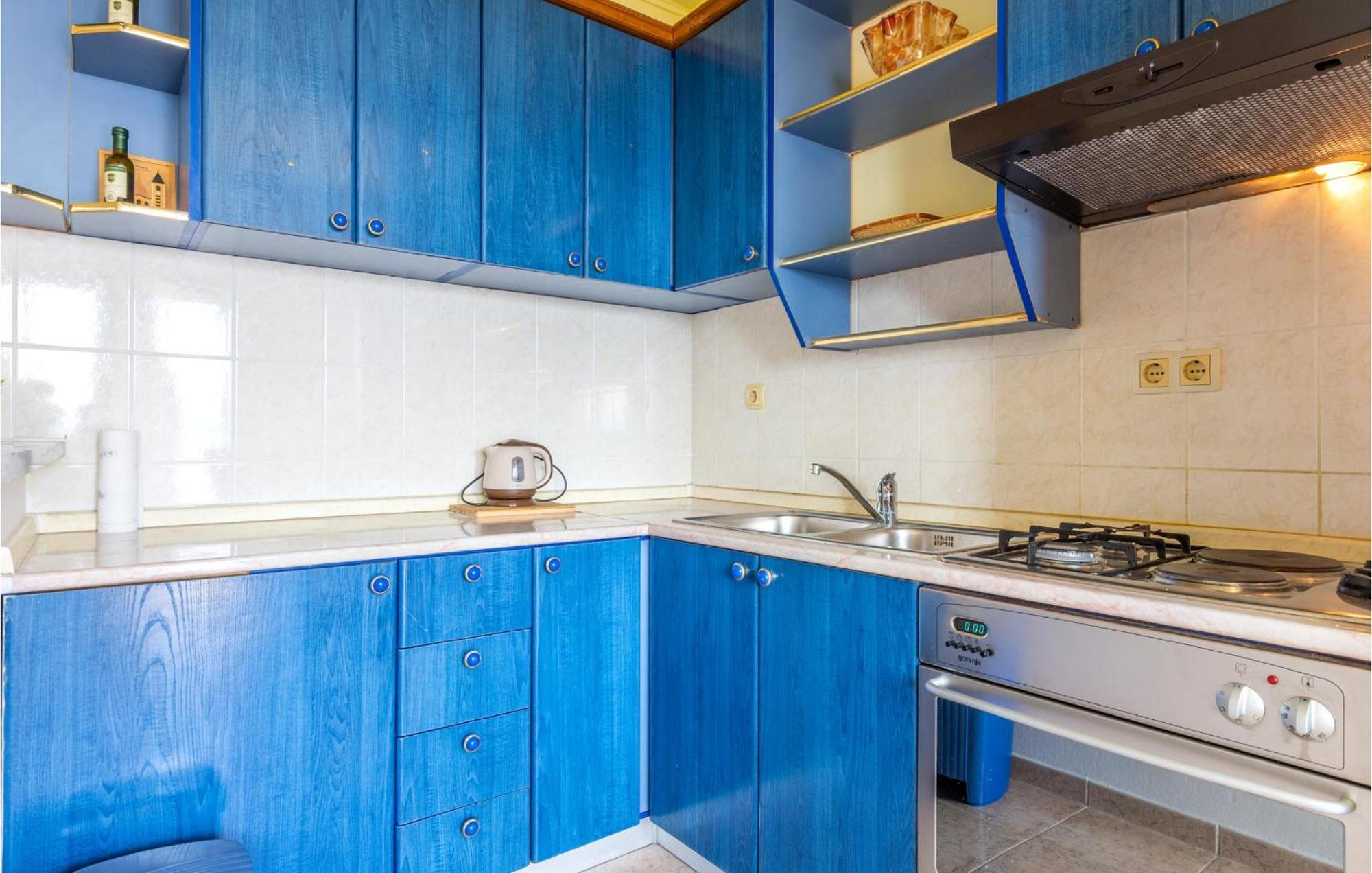 1 Bedroom Beautiful Apartment In Duce Exterior photo